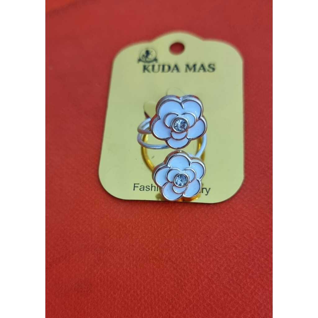 Ring Hijab Motif Lilit Bunga Hitam Dan Putih - Ring Kerudung Motif Lilit Bunga Hitam Dan Putih - Rin