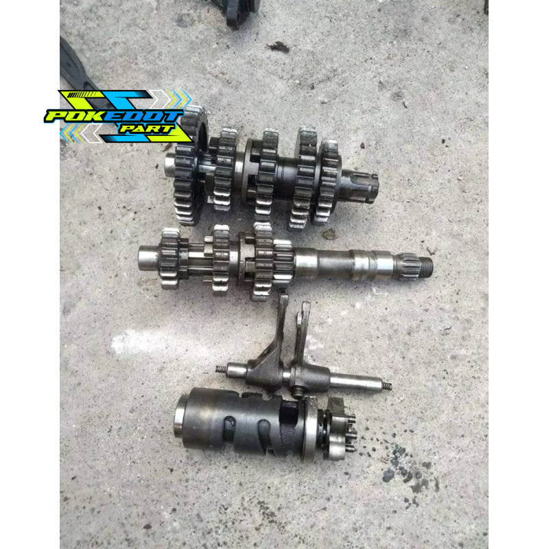 gear tranmisi gear rasio Assy Yamaha Vega ZR Yamaha force original seken