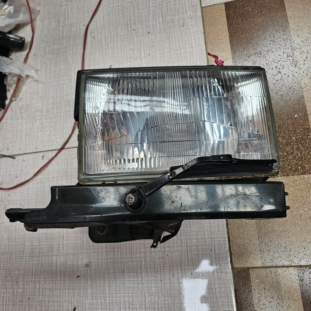 Original Headlamp Reflektor Lampu Depan Isuzu Bighorn Trooper Kiri