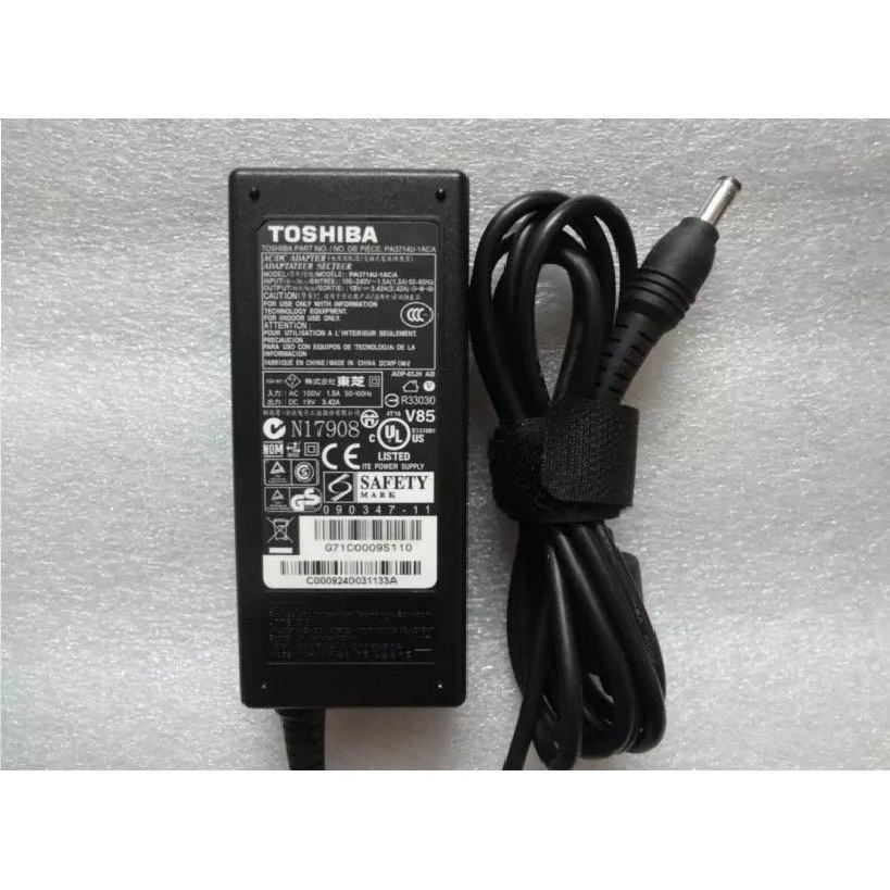 Adaptor Charger Toshiba Satellite E45 E45W E45DW E45-B E45T-B