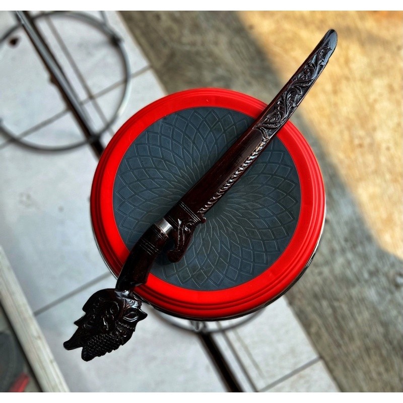 Pisau Baja Ukir wayang