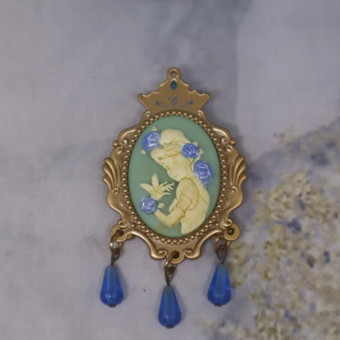 NEW -gacha Disney Princess Rose Cameo Brooch Jasmine cinderella ariel pooh - pooh