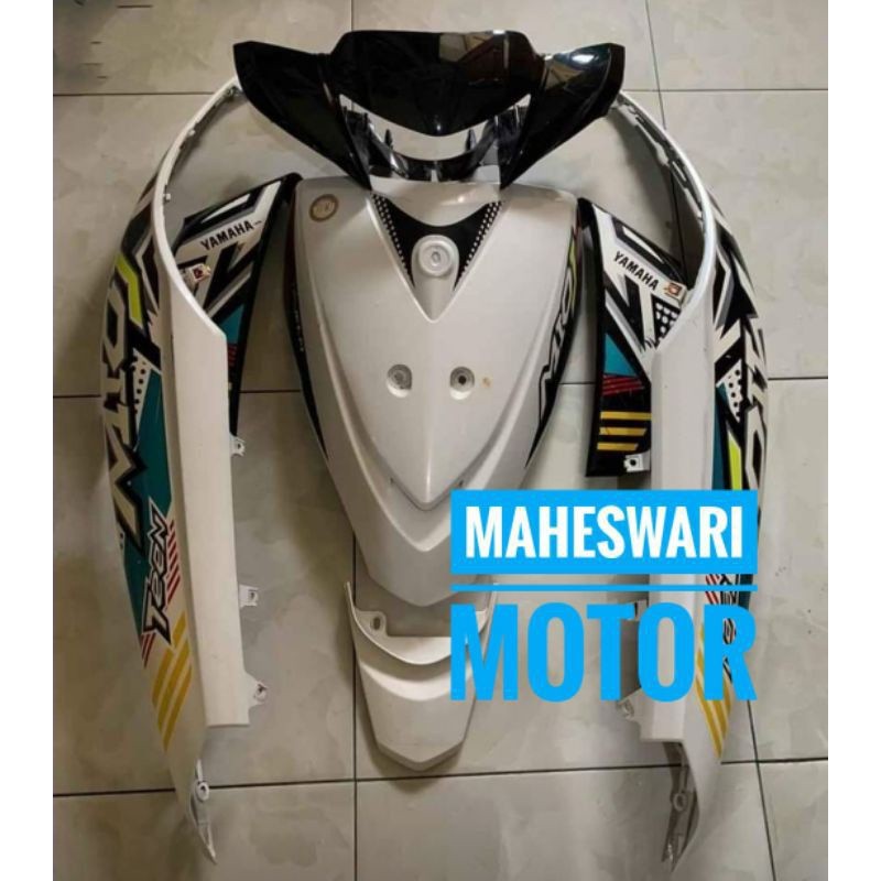 PAKETAN BODY MIO J PUTIH PLUS STRIPING