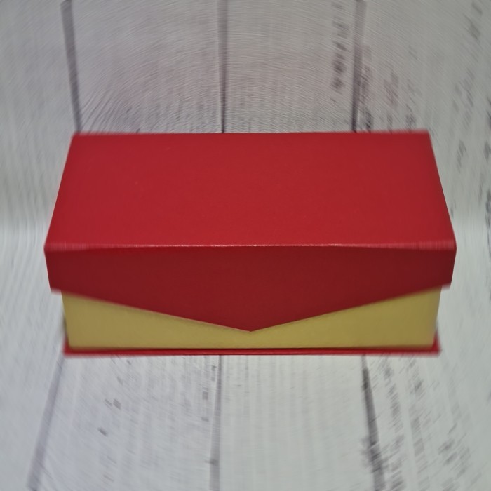 

Box MD 22x11x8 Kotak kue Lapis separo-Lebaran Natal Imlek Luar Kota - red-gold