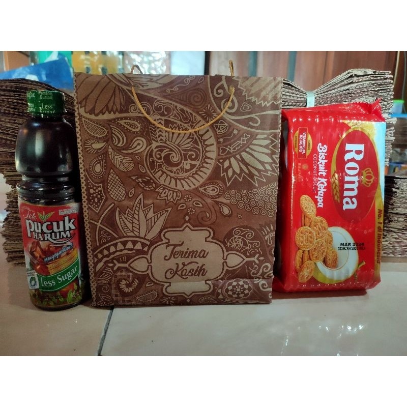

TERMURAH !!! 150 PCS TAS KERTAS / TAS PAPER BAG MOTIF BATIK ( TERIMA KASIH ) TALI BESAR DAN KUAT