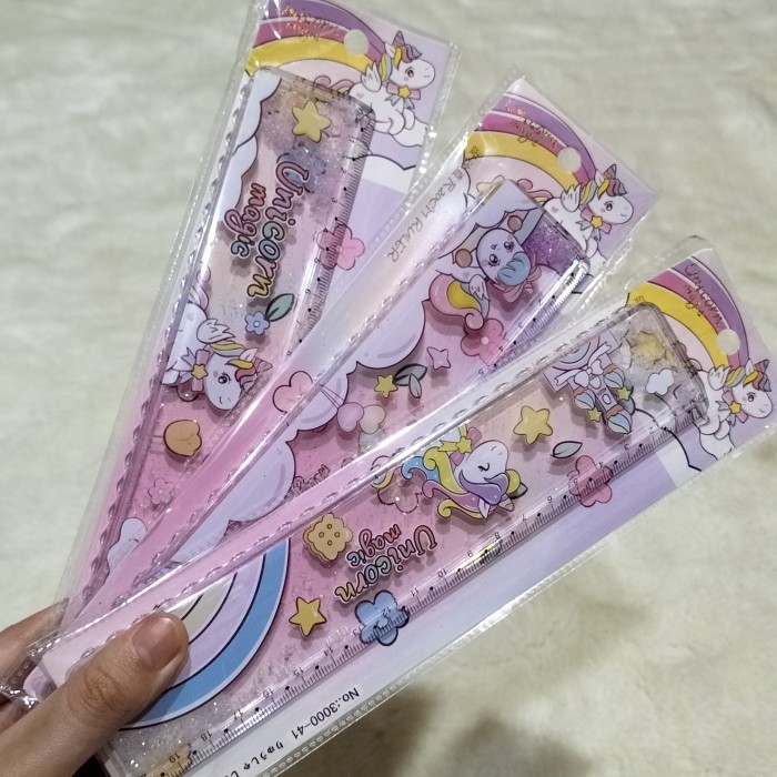 

Penggaris Glitter Air 20cm Fancy Karakter - Unicorn Magic