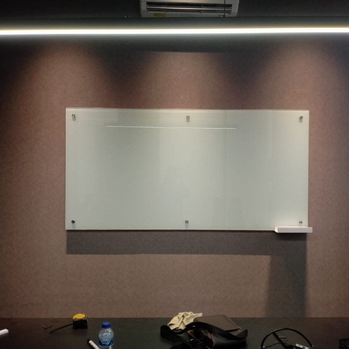 

Papan tulis kaca glassboard 100 x 150 cm 8mm