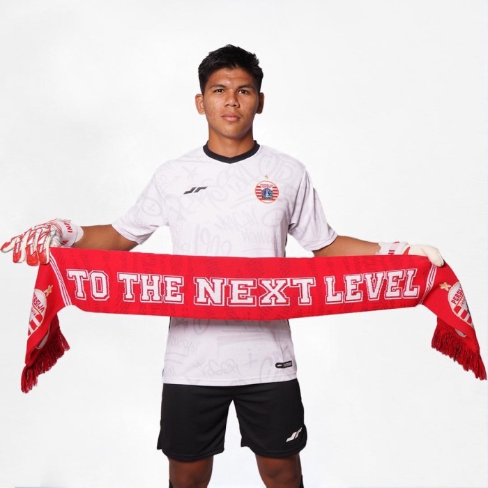 Persija Syal Scarves Rajut To The Next Level - Merah