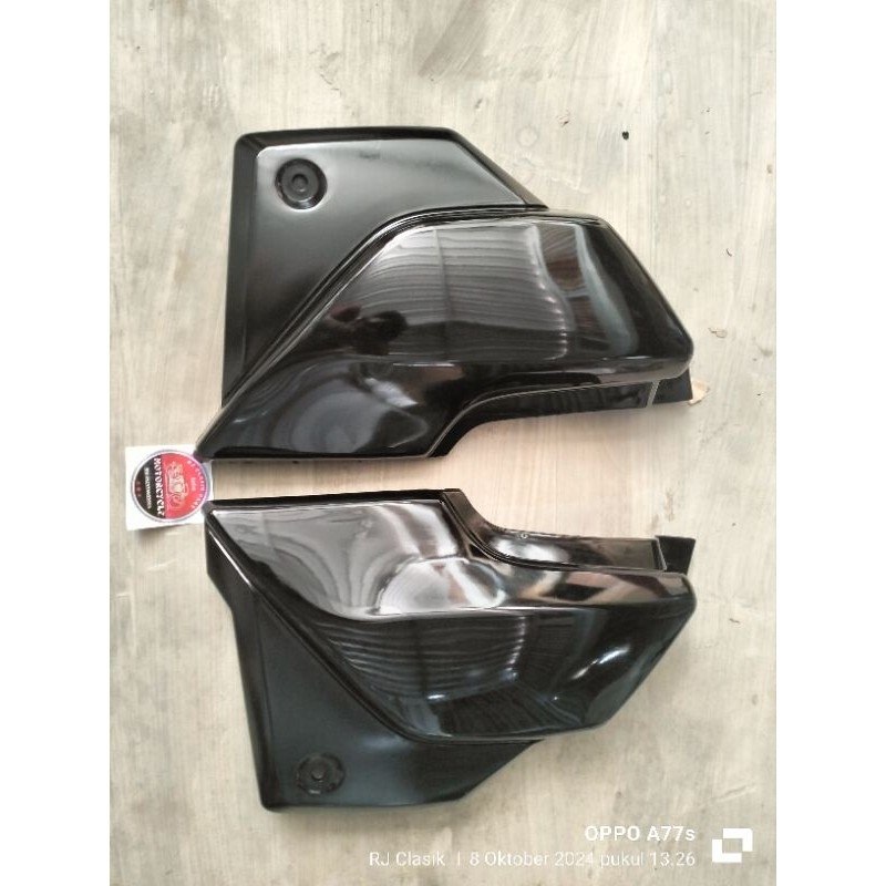 tutup aki Megapro lama box aki Megapro hiu lama bok tutup aki Megapro old lama hiu hitam