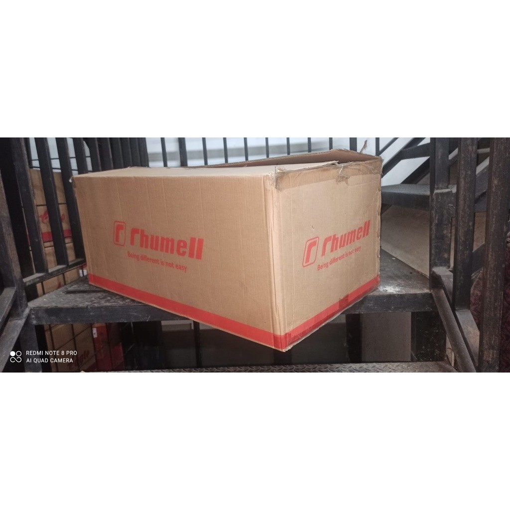 

KARDUS DUS TEBAL BEKAS SEPATU KONDISI BAGUS UKURAN BESAR MURAH