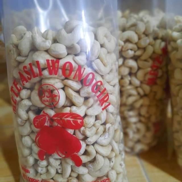 

KACANG METE FRESH BELUM MATANG 1 KG Food Snacks - 500 gram