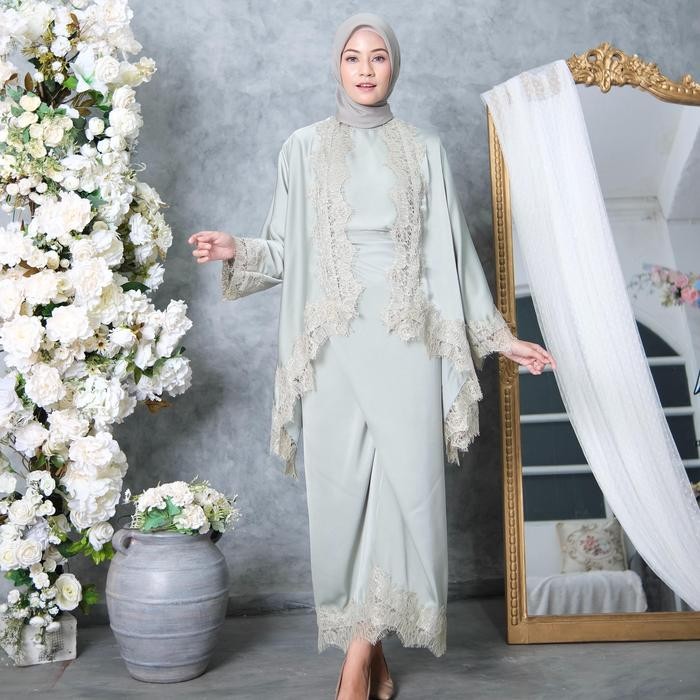 SALE - FIRDA -  One Set Putri 3in1  ( Outer Lilit Free Inner ) Raya Exlusive Collection Bahan Silk -