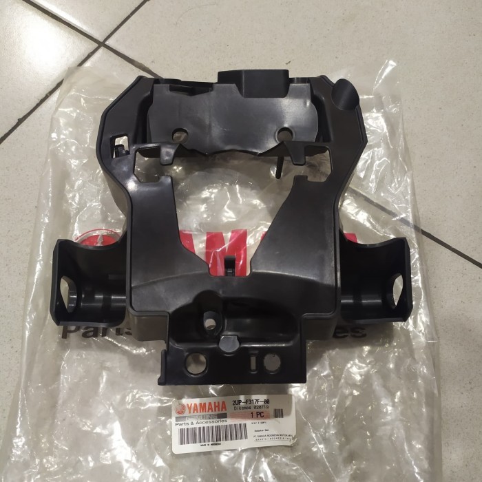 READY COVER LAMPU DEPAN BAGIAN BELAKANG BYSON FI ORIGINAL 2UP-F317F-00