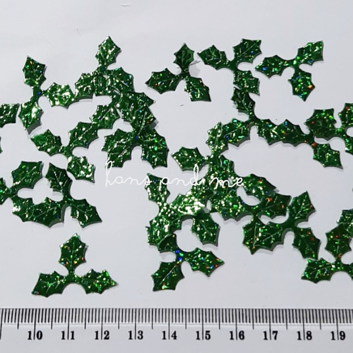 

Hiasan Natal Daun Hollyberry Hijau Laser - 2cm