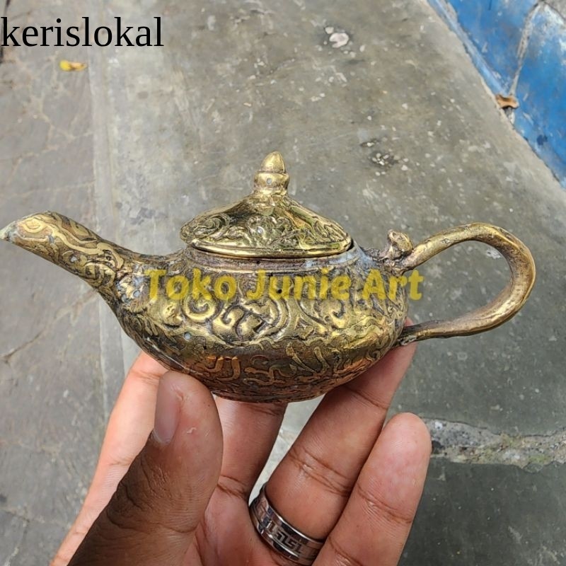 LAMPU ALADIN / LAMPU ANTIK / TEKO ANTIK / KOLEKSI ANTIK / TEKO KUNINGAN KL14