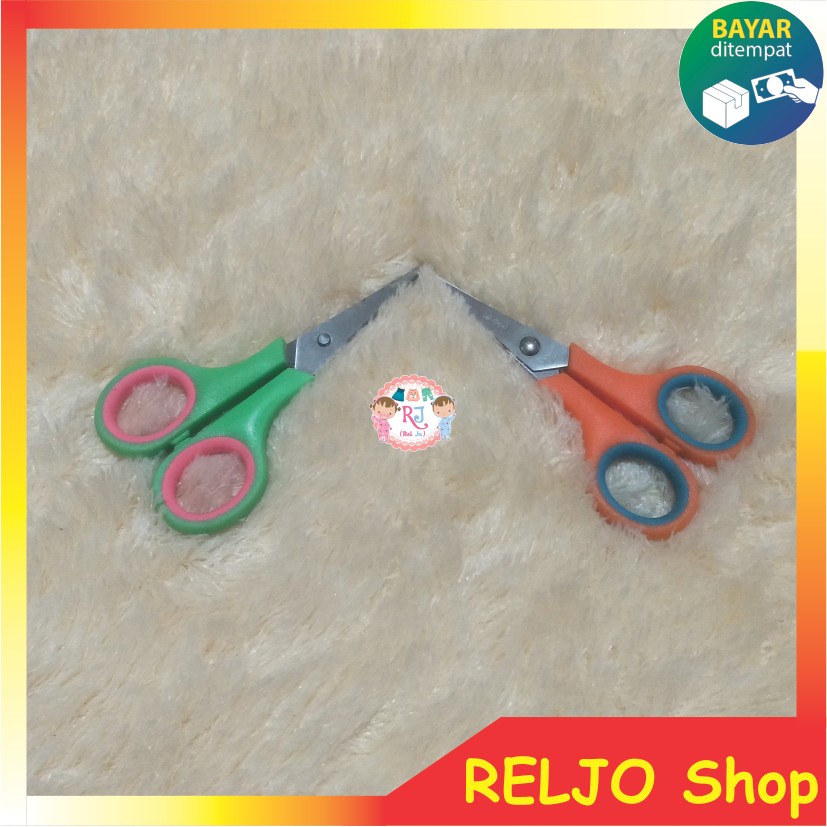 

Gunting Kecil Warna Warni