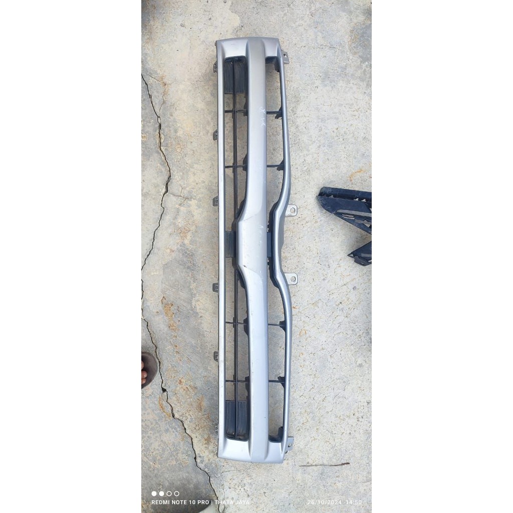 Grill grille radiator toyota hiace commuter