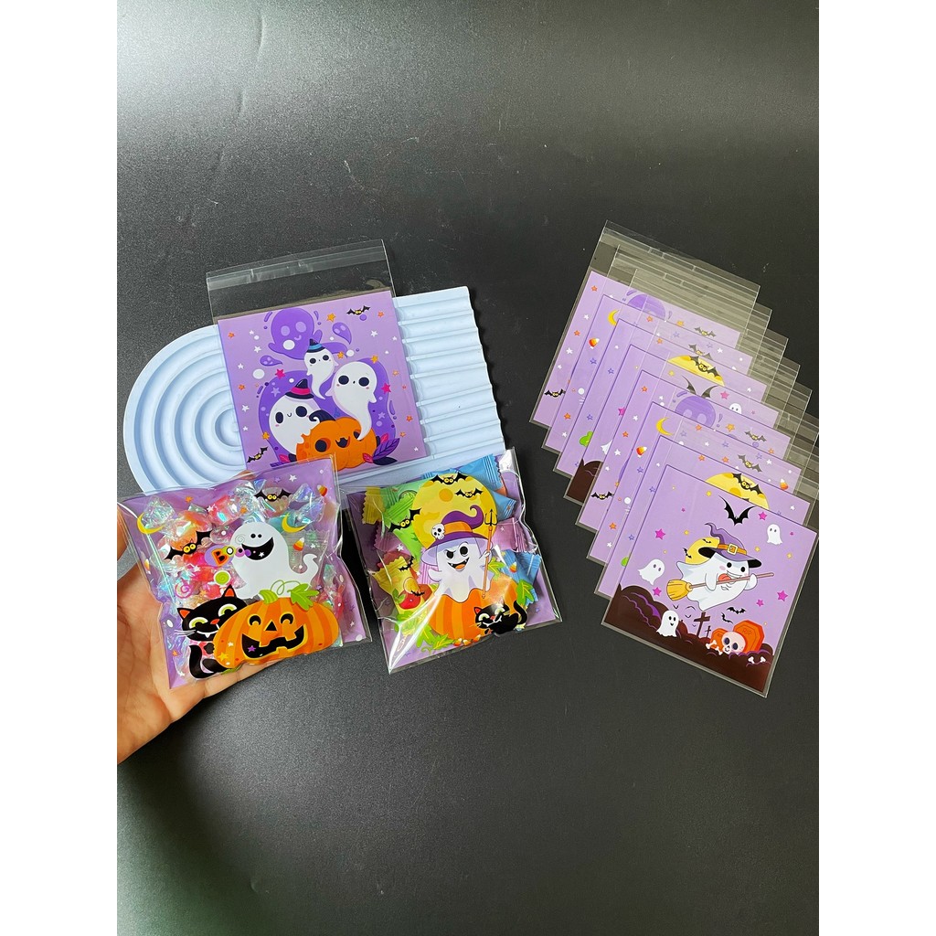 

100pcs White Ghost Pumpkin Bat Pattern Halloween Gift Wrap Opp Self-sealing Bag, Small Star Broom Printed Theme Party Gift Bags