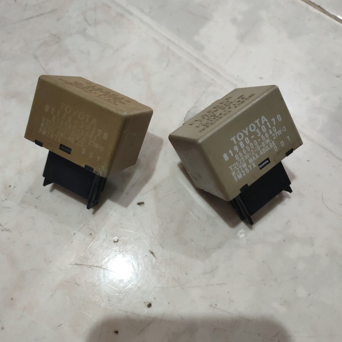 Car Part Relay Flasher Agya-Ayla-Calya-Sigra-Avanza-Xenia-Grand Max-Rush-Terios Sparepart Mobil