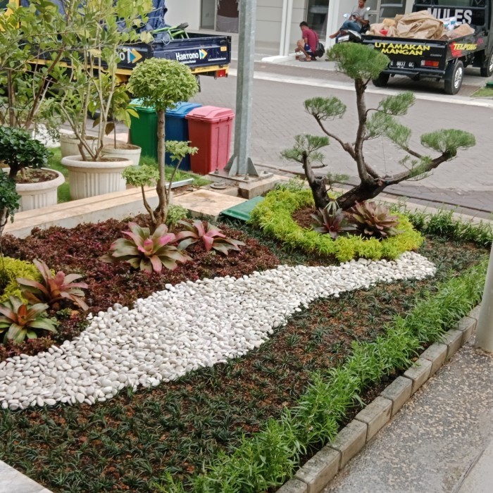 taman minimalis depan rumah