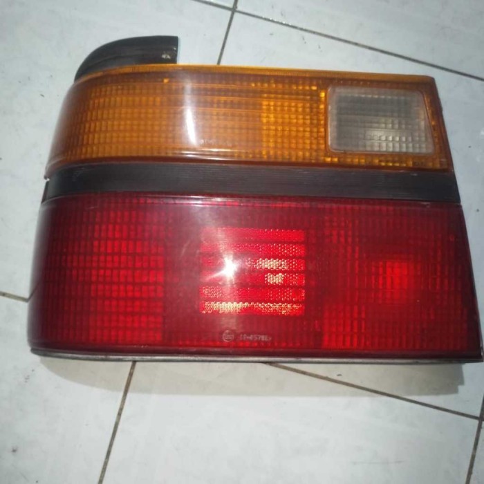 Stoplamp Lampu Belakang KIRI Mazda 626 GLX 1986 1987 TYC