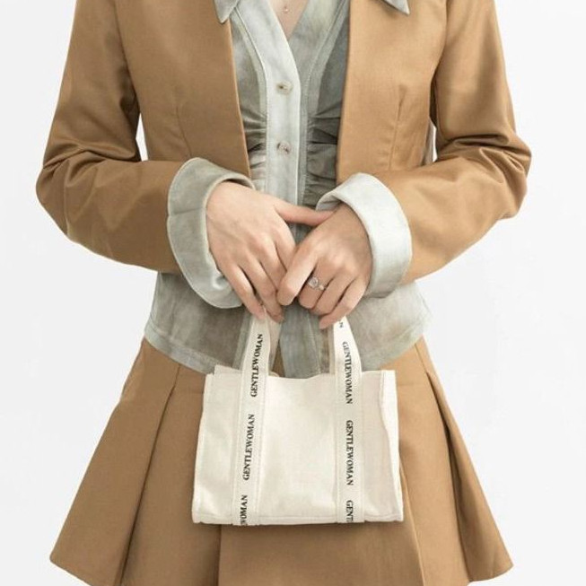 GENTLE WOMAN MICRO LOGO BOX / TAS GW MINI SLING BAG / TAS VIRAL FASHION / TAS BANGKOK GENTLEWOMAN MI