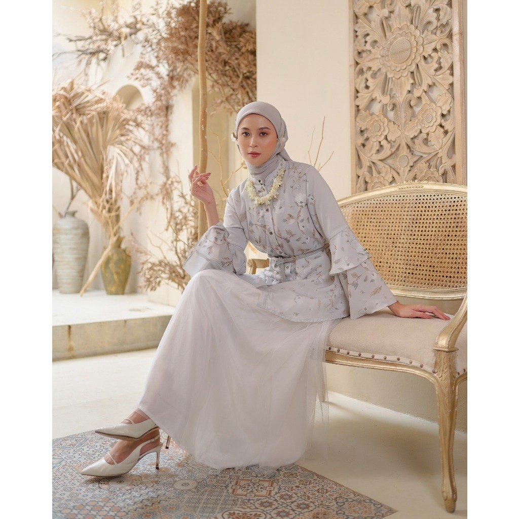 Kamima - Flora Series – Dimela Blouse in Light Grey