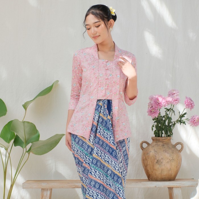 

✨LARIS✨ -Kebaya kutubaru rosea lengan 7/8 meradelima katun jepang pink - XS
