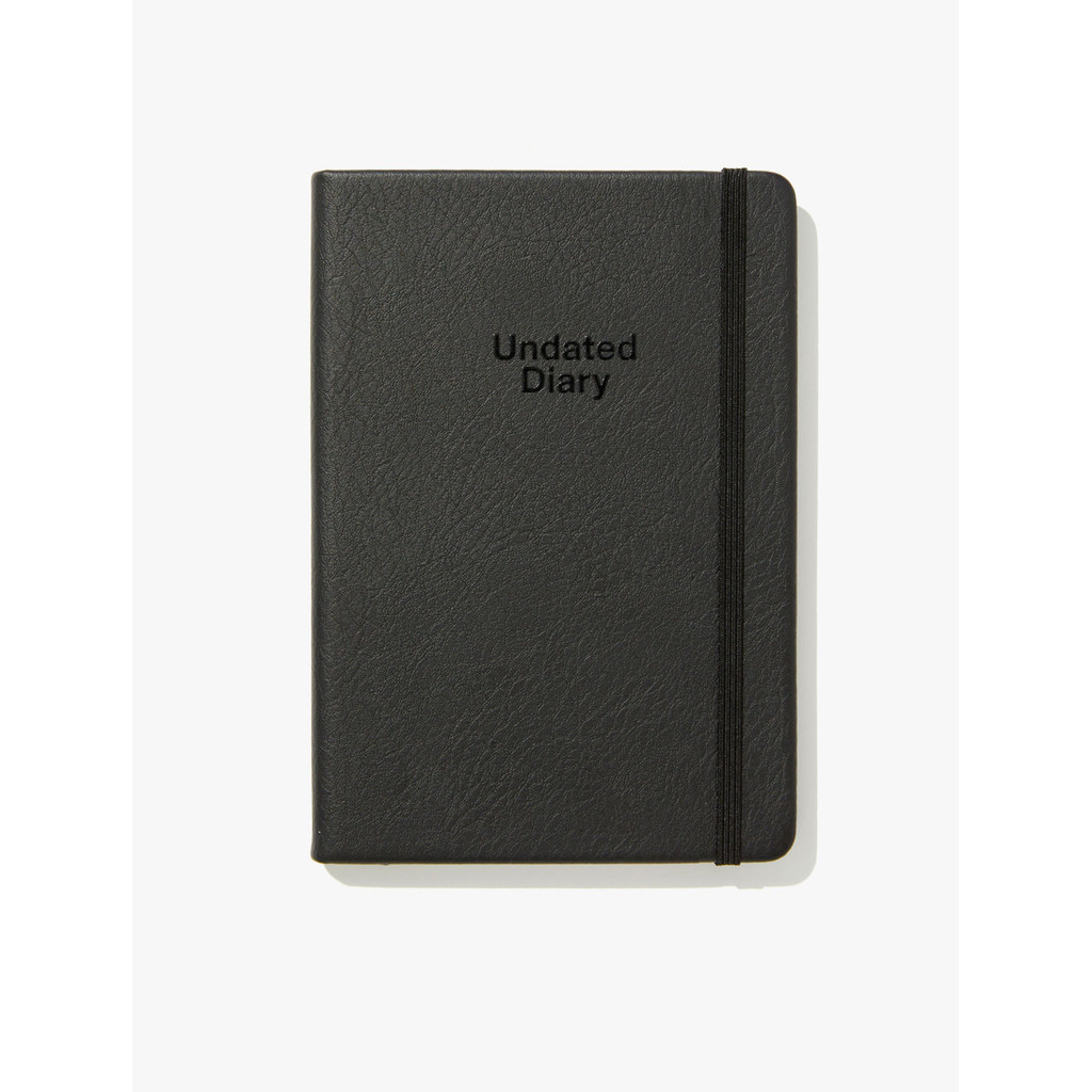 

Typo - Buku & Alat Tulis - A5 Undated Weekly Buffalo Diary - Black