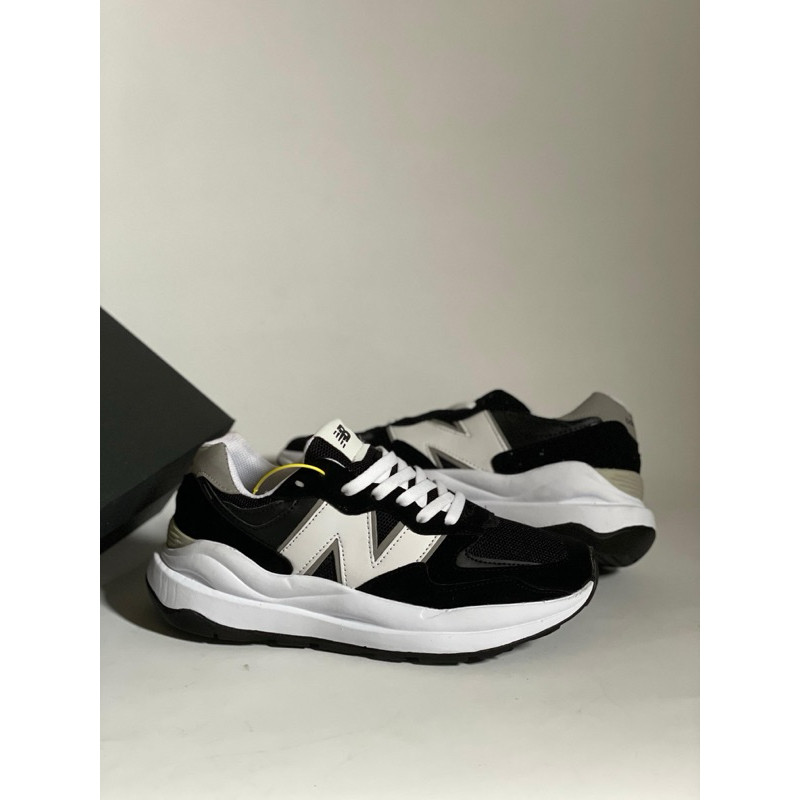 Sepatu Sneakers NB 5740 Black White Panda BNIB FULL TAG - Spatu Running Pria & Wanita Original 100%