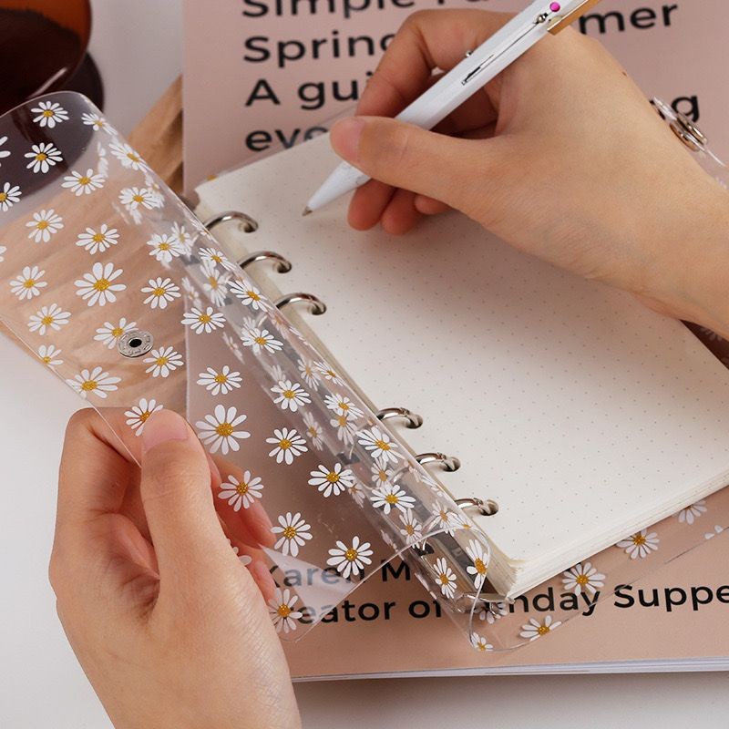 

Binder Transparan Motif Daisy Binder A6 Daisy 6Ring (Thahanscorner)