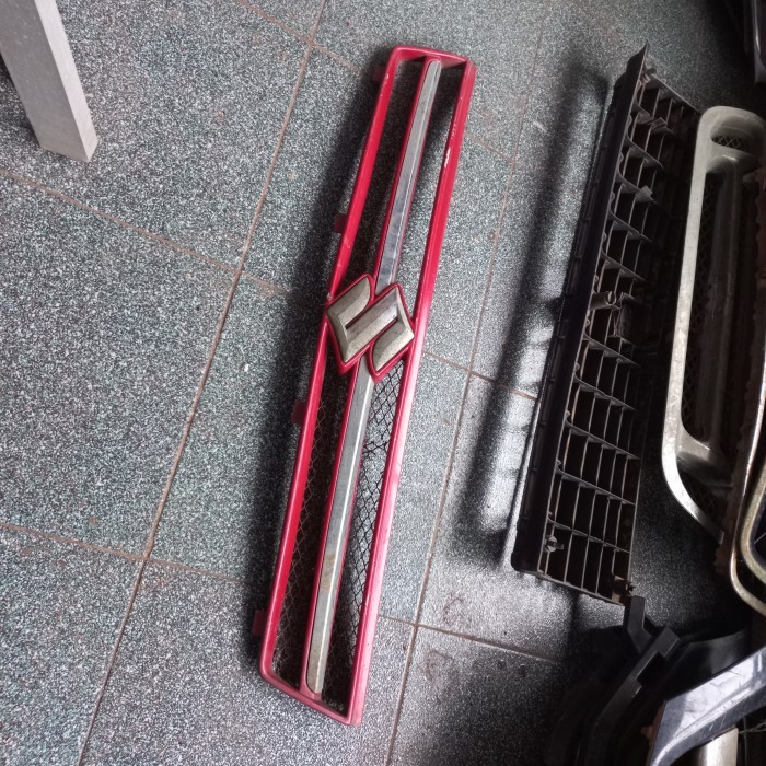 grill suzuki swift  Gl 2006