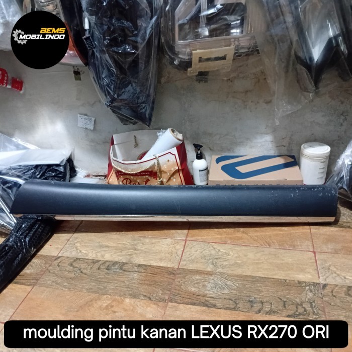 moulding lis pintu depan kanan lexus rx270 350 450 original