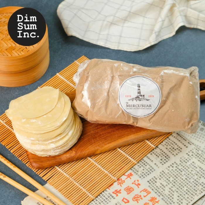 

Kulit Gyoza Premium / Kulit Dimsum Premium Bulat 10 Cm 1 Kg Dumpling Wrapper by Dimsum Inc