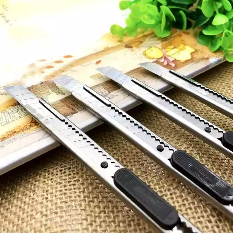 

Pisau Cutter Silver Stainless Mini Kecil Panjang 13CM Murah