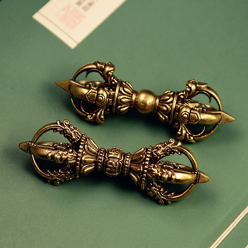 Ornamen Tembaga Antik Tangan Buatan Tangan Vintage Ritual Tibet Vajra Pestle Menundukkan Setan