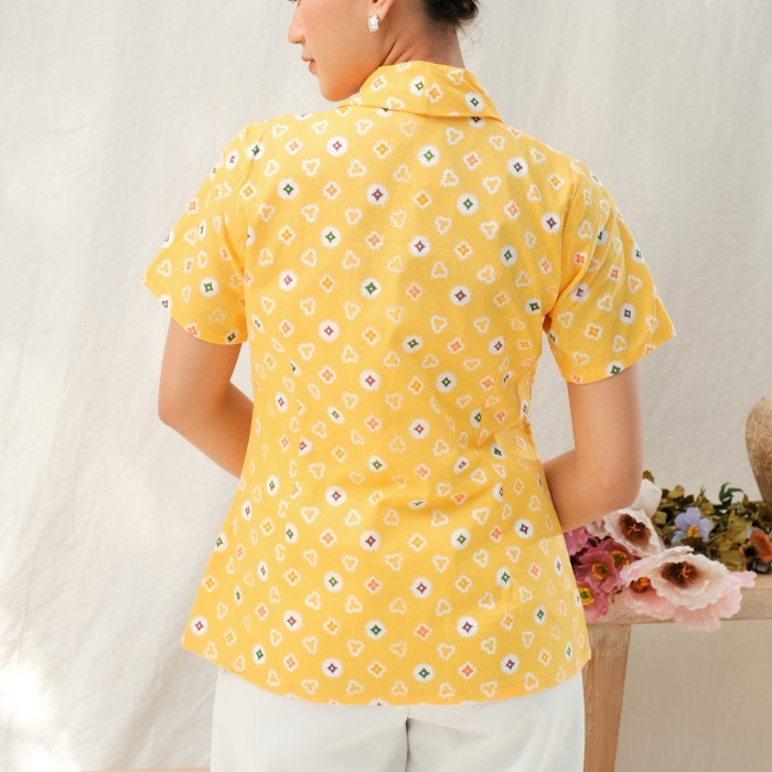 

Kebaya Batik Jumputan Lengan Pendek Meradelima Katun Kuning - M