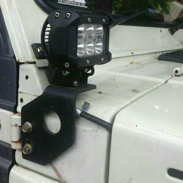breket lampu tembak merah jimny katana Parts