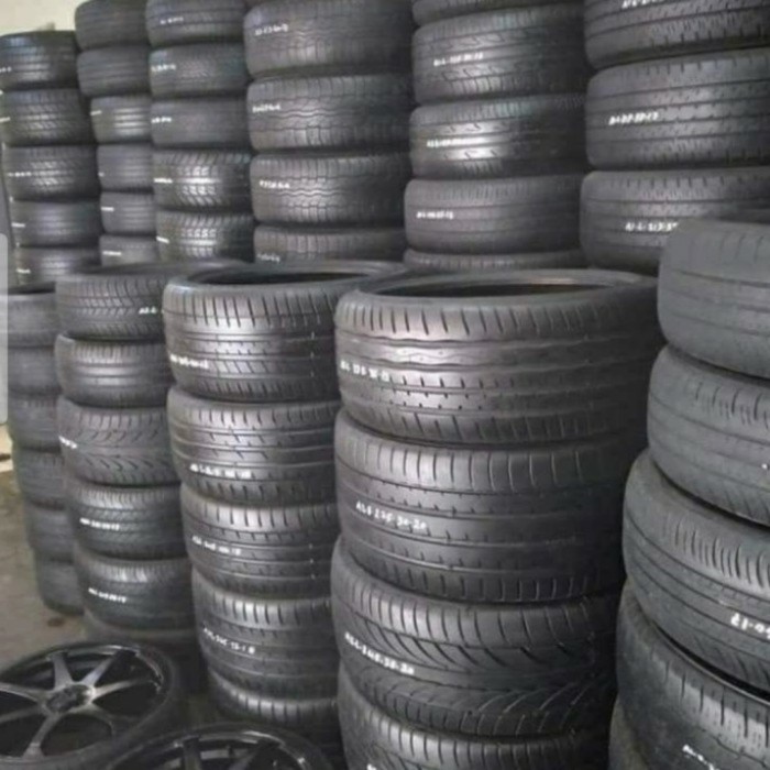 ban mobil copotan ring15 - 215/65 - second (NOS)