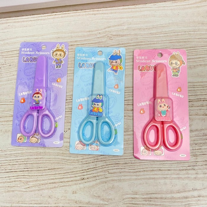 

Gunting Kertas LABUBU + Free Pelindung nya Ready 3 Warna Super Cute Lucu Favorit Anak / Gunting LABUBU Model Imut Fancy Best Seller GRATIS Pelindung Cover nya Stationary Fancy harga Termurah Bisa Grosir dan COD - Biru