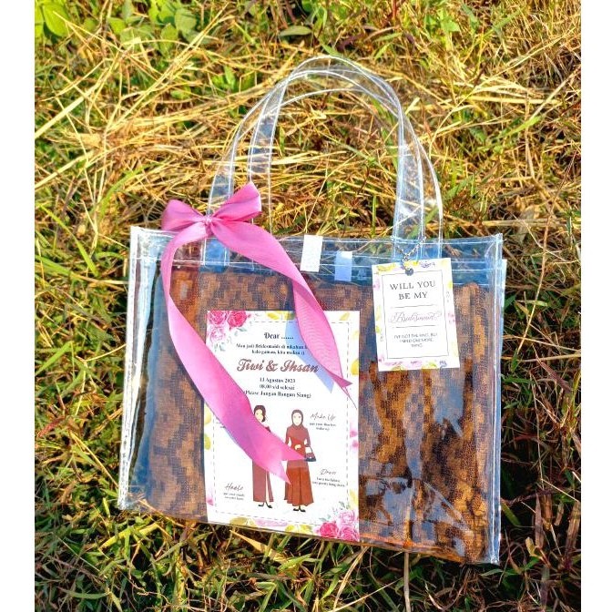 

Tas Wedding Souvenir Bridesmaid (Belum termasuk kartu dan pita)
