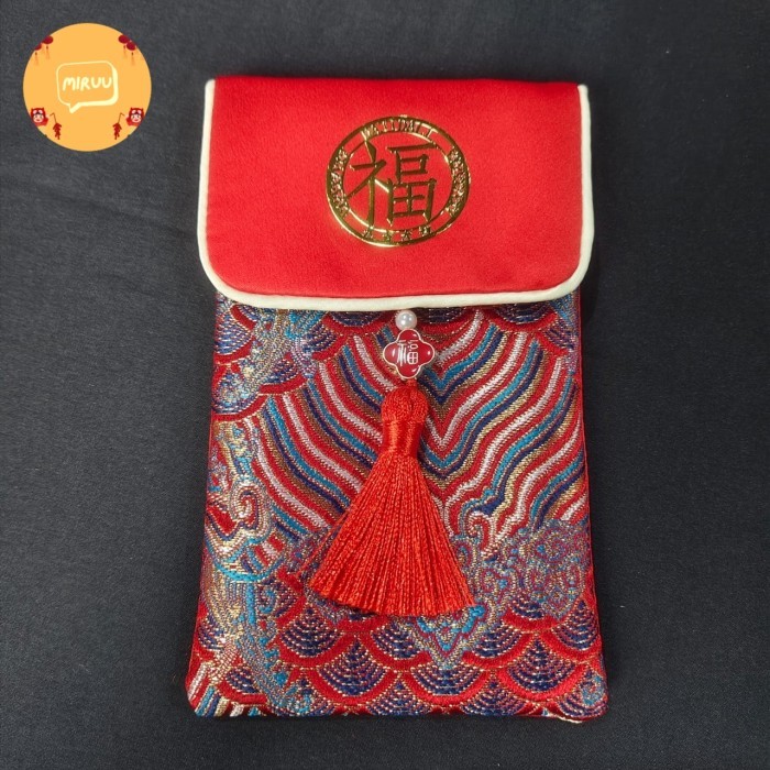 

Angpao angpau kain imlek shuangxi terbaru CNY motif fuk fu hoki bulat font fuk premium high quality dengan magnet dan tassel - Potrait 2