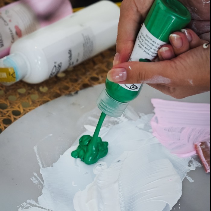 

best -Basic White Acrylic Paint 250ml by MAKERS