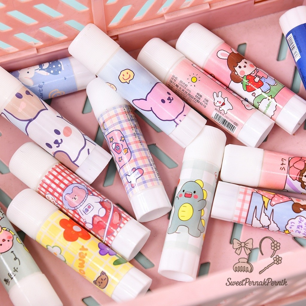 

Glue Stick Lem Stik Batang Putar Lem Perekat Kertas Padat Sekolah Kantor Motif Korea Lucu