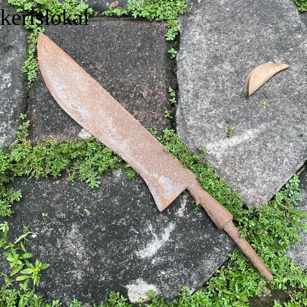 Koleksi wedung kuno bahan besi pusaka kondisi belum di warang KL8