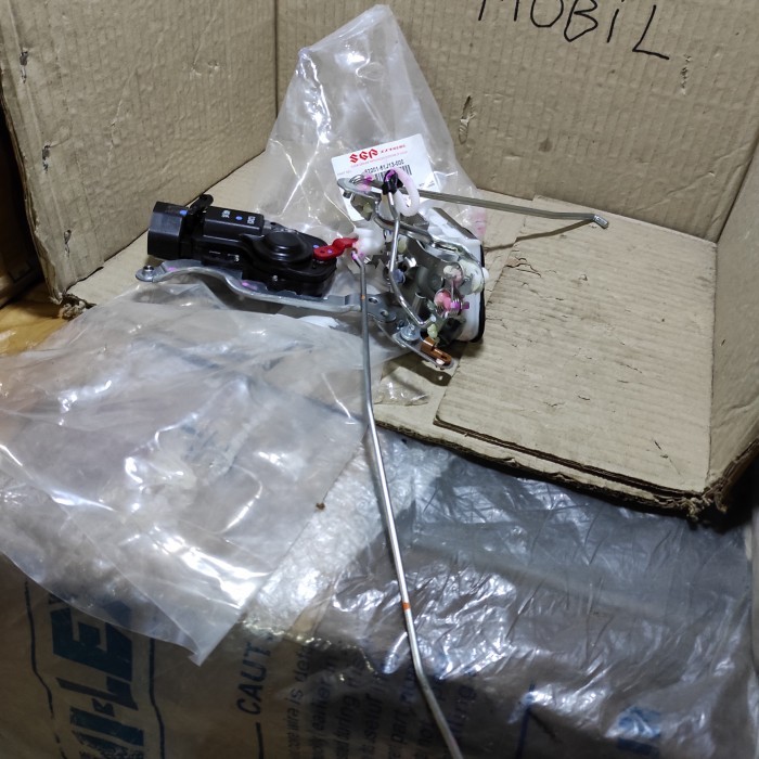 Door lock pintu Depan Apv Arena Original - Kanan BARU