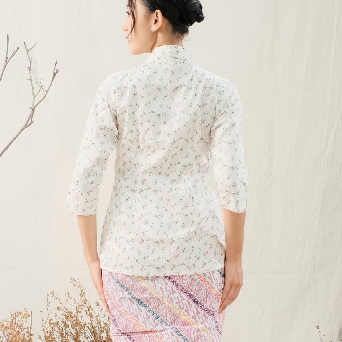 

Kebaya Kutubaru Clarris Lengan 7/8 Meradelima Katun Mawar Pink - XL