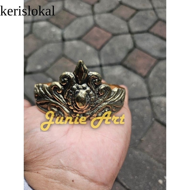 KELAT BAHU GELANG TANGAN MODEL KUNO MAJAPAHIT WARNA EMAS BAHAN KUNINGAN KL17