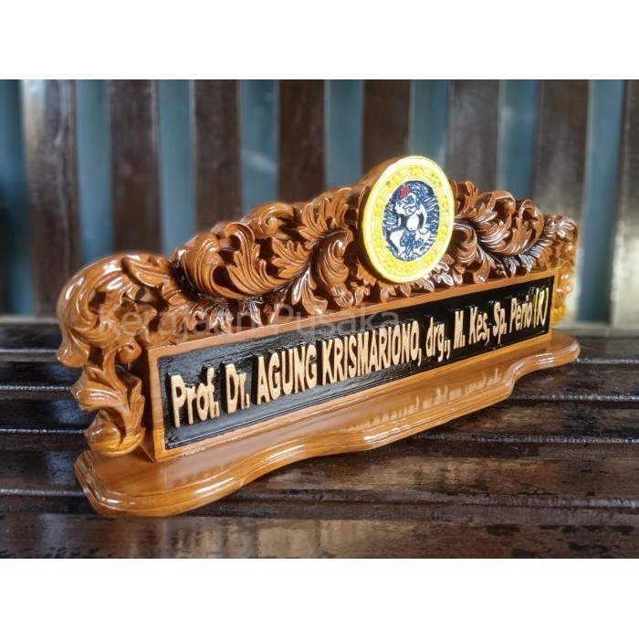 

PAPAN NAMA + PAPAN NAMA KAYU JATI + PAPAN NAMA MEJA UKIR KP343