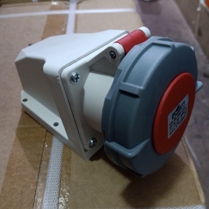 socket panel 32a 4kaki ip67